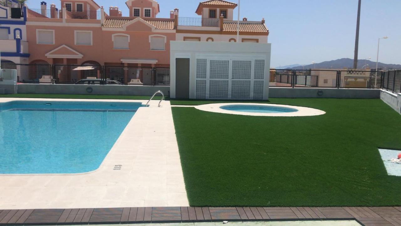 Adosado playa y geoda cerca, con barbacoa y piscina San Juan de los Terreros Exterior foto